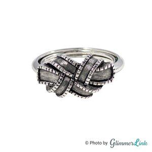 Vintage 1970s Avon Ribbon Entwined Bow Knot Silver Tone Ring Sz 6.75
